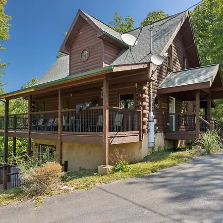 Hugged By The Smokies #330 Villa
